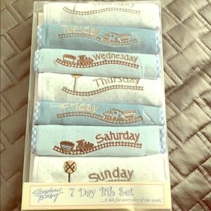 Days of the week bib set